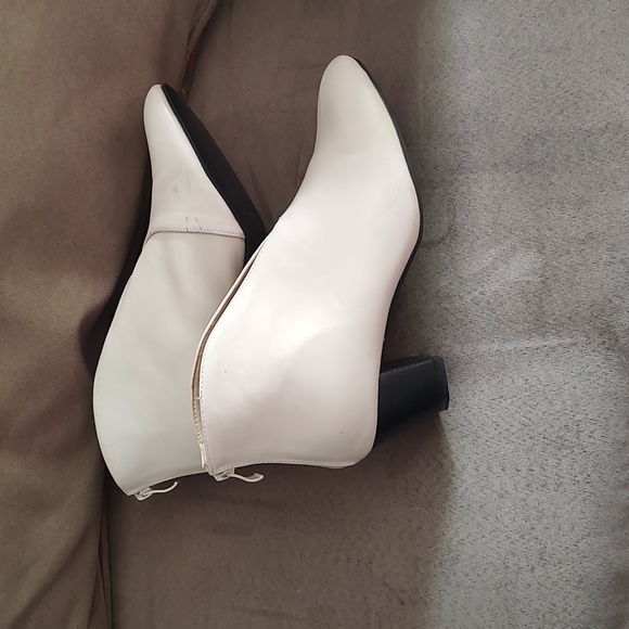 Boots - Picture 3 of 3